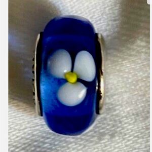 Pandora ‘retired’ Murano glass charm